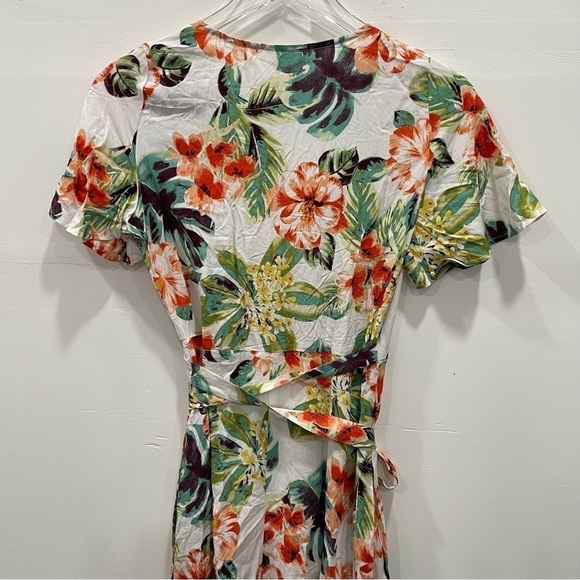 Paisley Raye Primrose Wrap Dress in White Tropical Floral XS - Picture 9 of 11